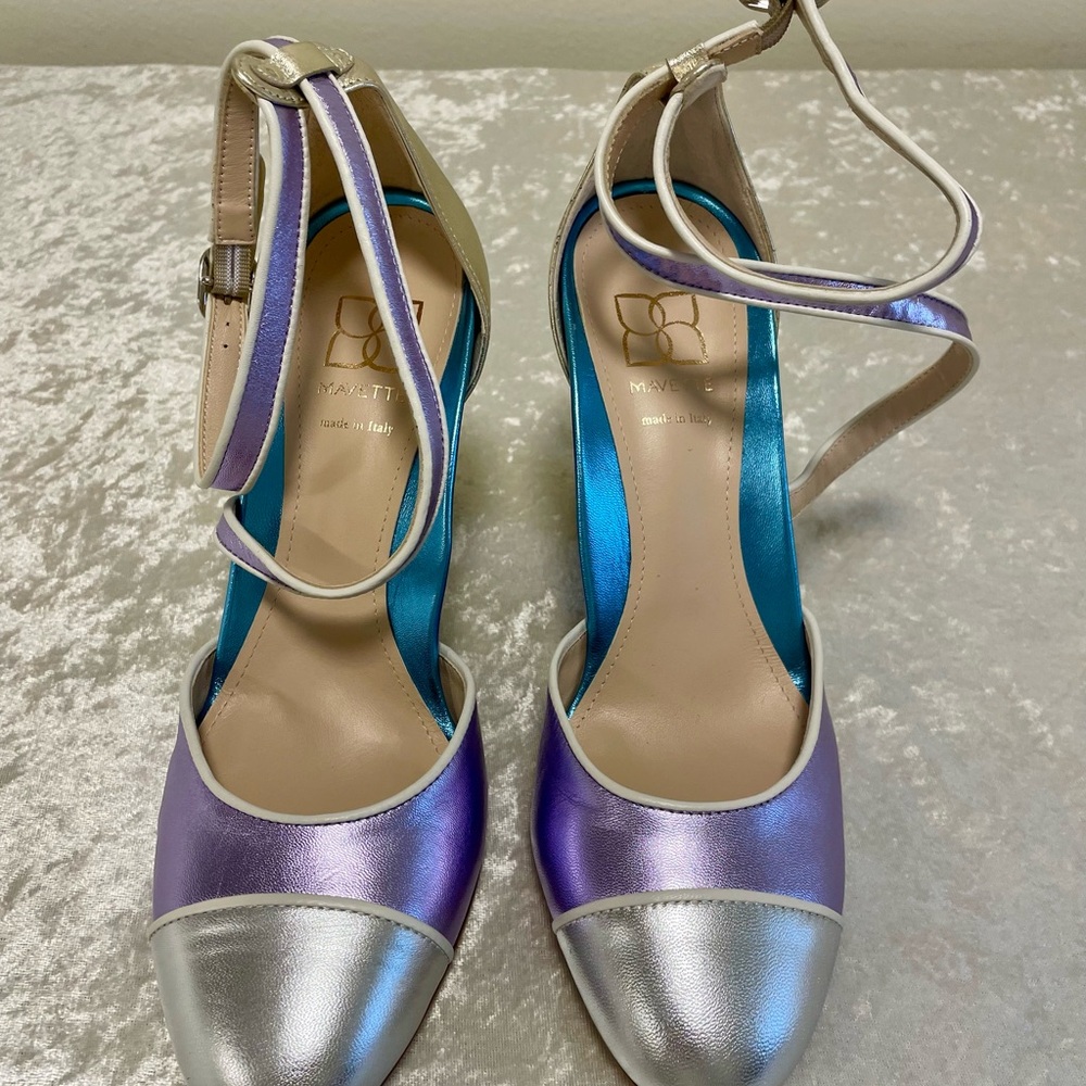 Mavette Nola D’Orsay Mixed Metallics pump, size 8. New- never worn.